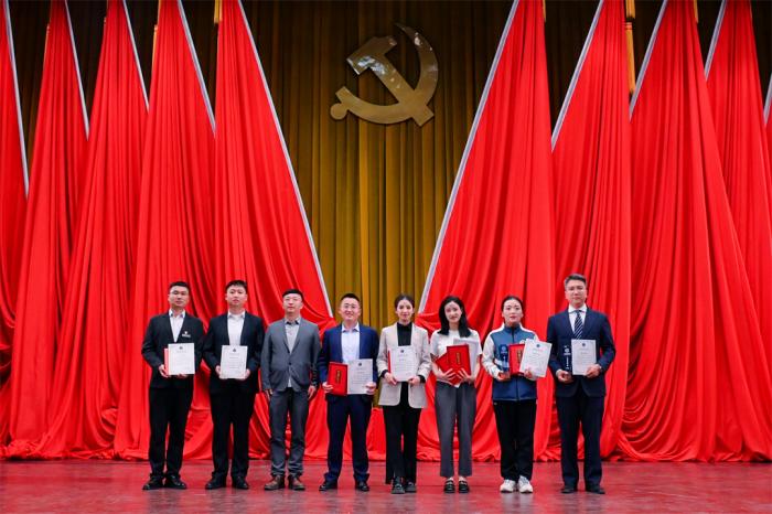获奖.jpg